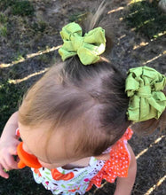 Avacado Shimmer Ruffle Bow/Piggies