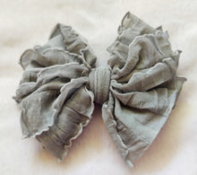 Gray Ruffle Bows/Piggies