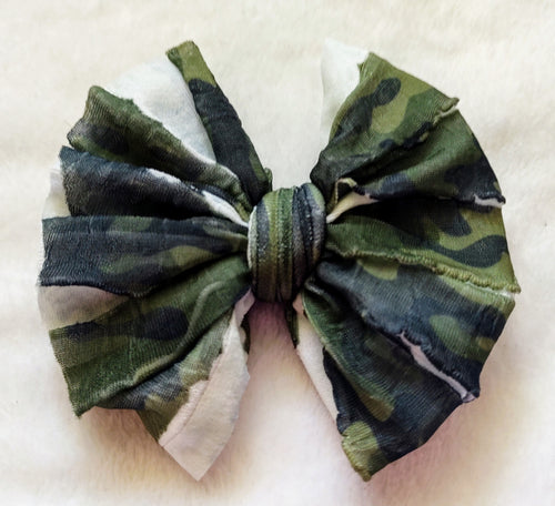 Camo Ruffle Bow/Piggies